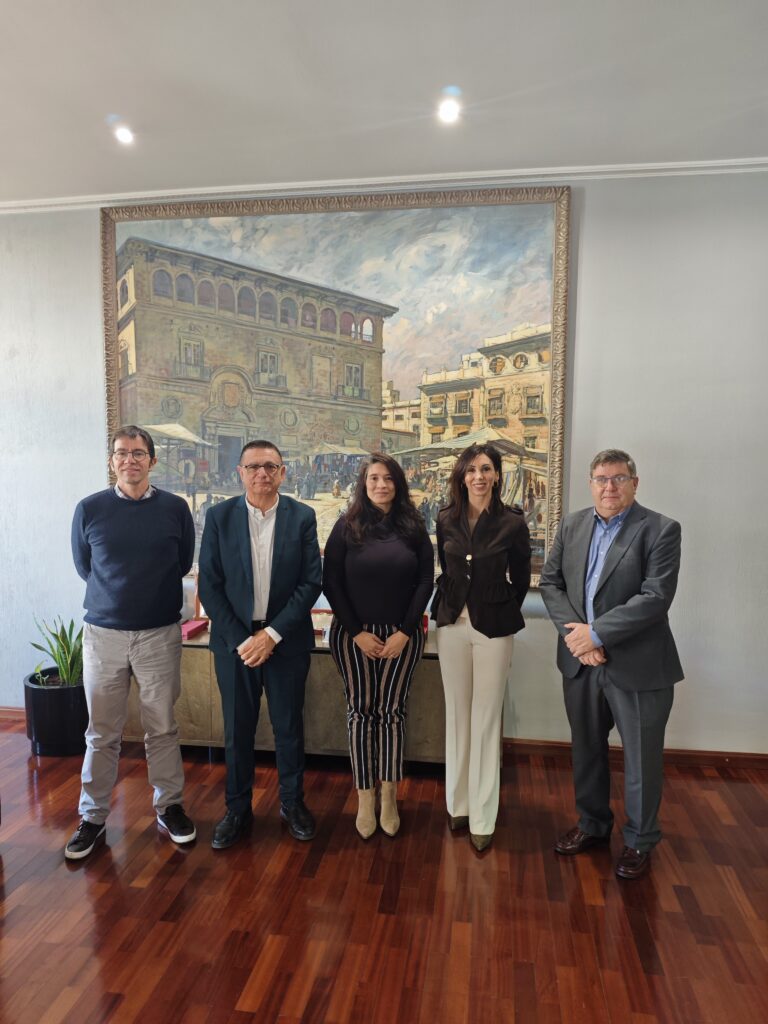 REUNIÓN ENTRE OSATE Y LA CÁMARA DE COMERCIO DE MURCIA PARA FOMENTAR INICIATIVAS A FAVOR DE LA TERCERA EDAD
