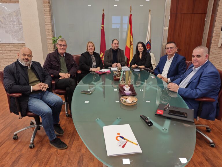 OSATE y el Ayuntamiento de Los Alcázares avanzan en un acuerdo para la creación de una residencia de mayores y la organización de la Primera Feria Senior Internacional