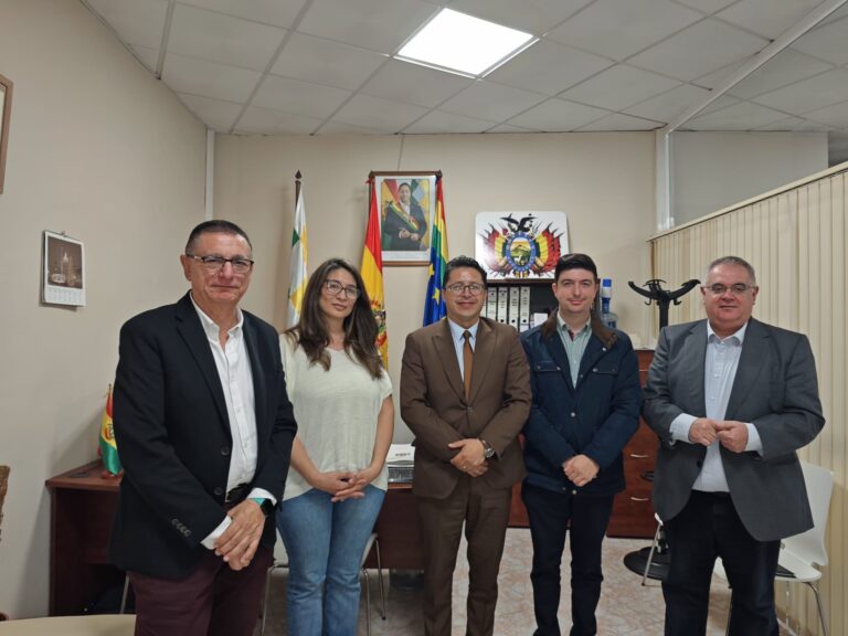 🤝 Unidos por el corazón de nuestra gente: OSATE y el Consulado de Bolivia en Murcia estrechan lazos por el bienestar de la comunidad boliviana 🇧🇴❤️🇪🇸